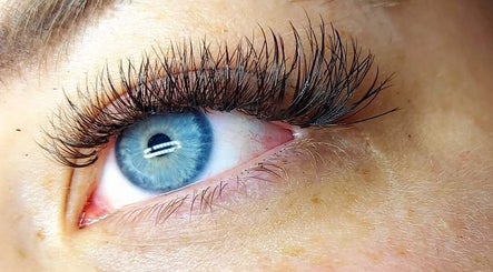 Nb Lashes And Brows Studio