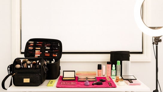 Naomi Lee Makeup
