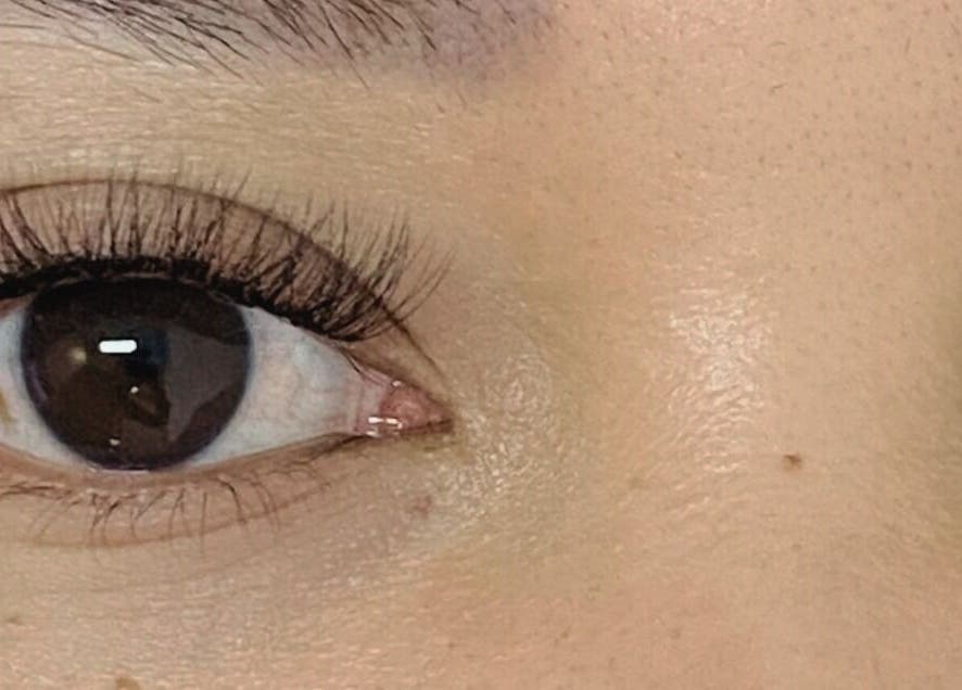 Close-up of elegant eyelash extensions at Lash Desain, Daerah Khusus Ibukota Jakarta, ID.