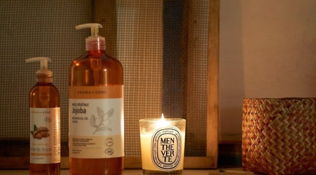 Produits de beauté éclairés à la bougie chez À Toi À Moi, Romanel-sur-lausanne, Vaud, CH.
