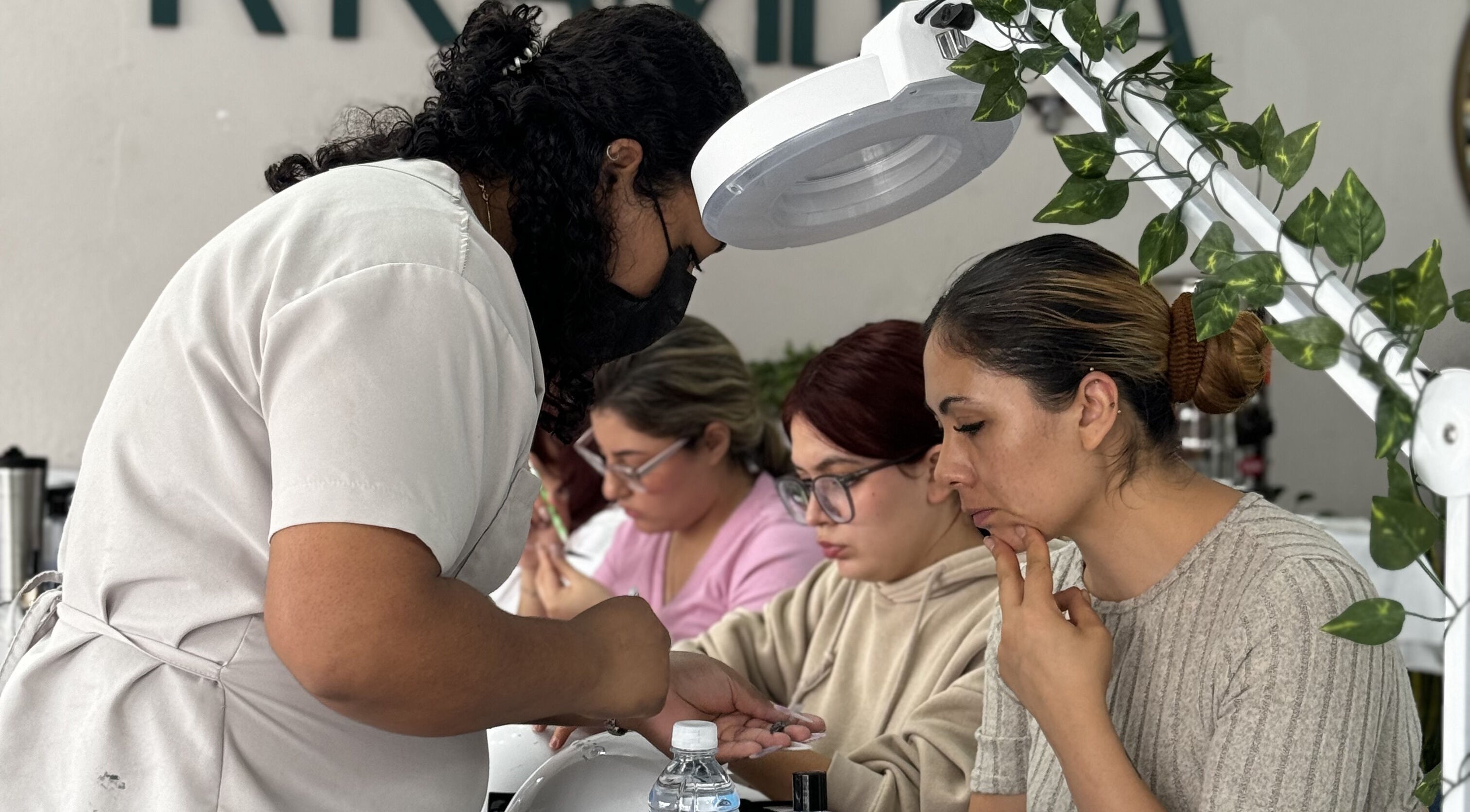 Atención profesional en Krambola Nails, San Francisco Coacalco, Estado De México, MX.