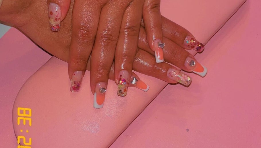 DHALLORA NAILS image 1