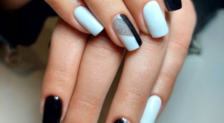 Bliss Studio Nails, bilde 3
