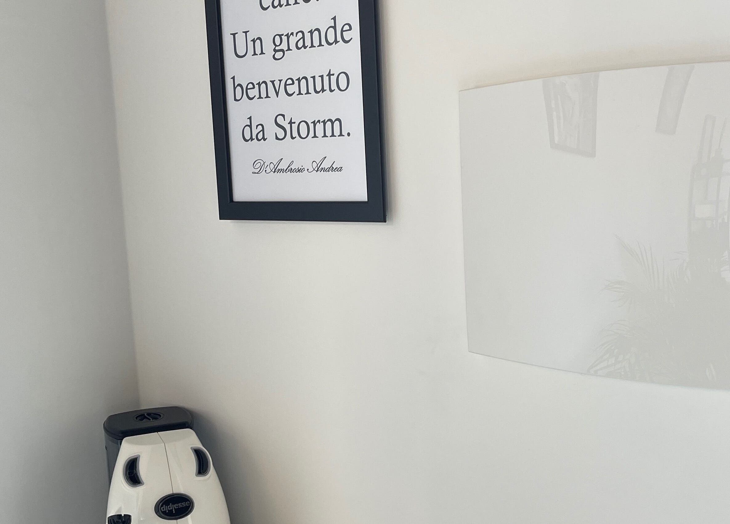 Benvenuto a STORM Capurso, Puglia, IT con un elegante quadro di benvenuto