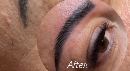 Bianca Lashes&Brows image 3