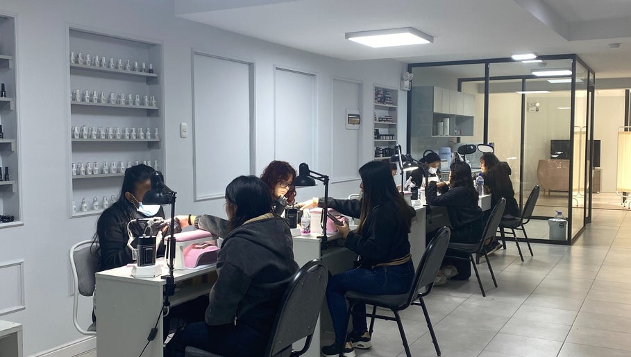 รูป Yalut Nailash Studio 1