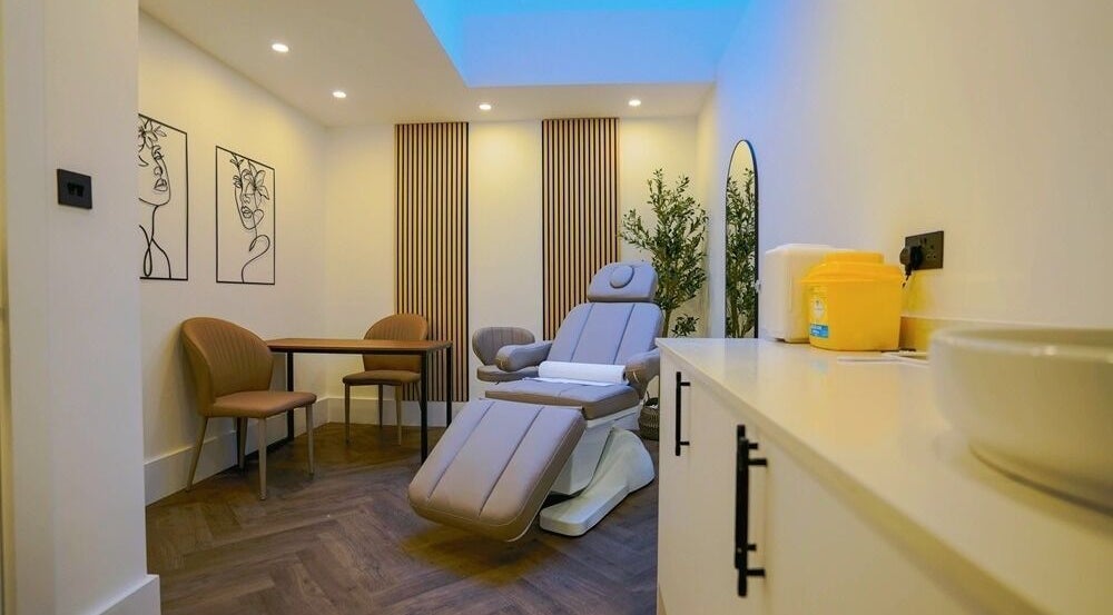 Relaxing treatment room at The Private Practice (Central London), London, England, GB with modern decor.
