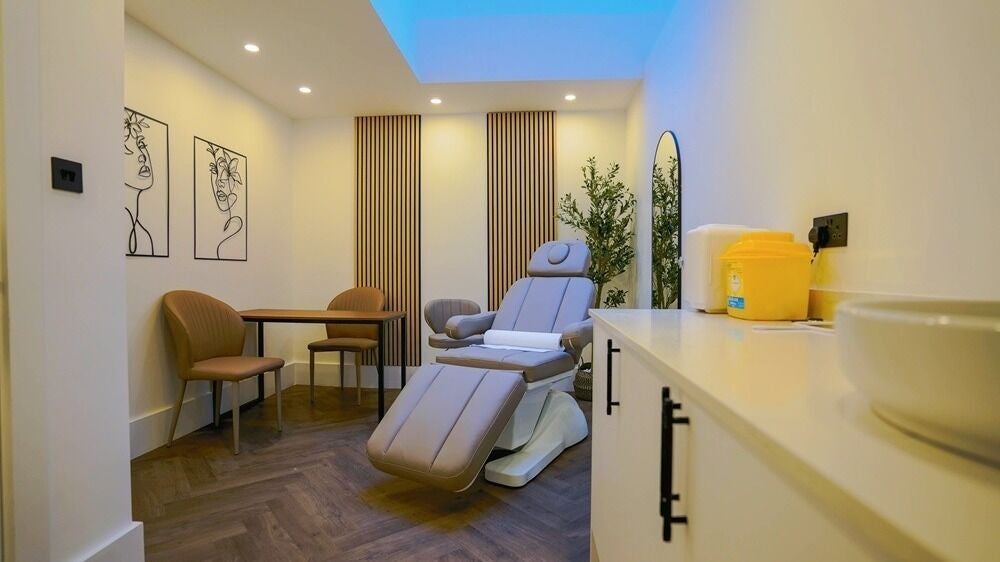 Relaxing treatment room at The Private Practice (Central London), London, England, GB with modern decor.