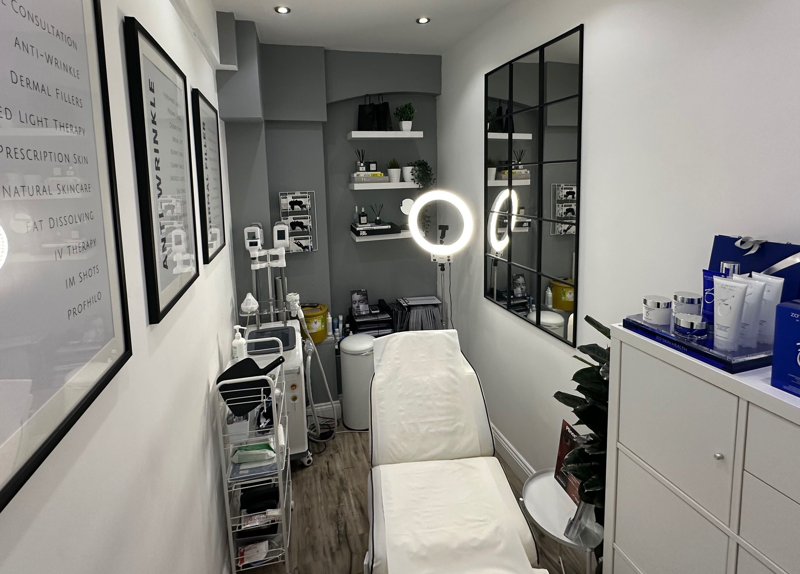 Modern treatment room at The Private Practice (Birmingham), featuring sleek decor and advanced equipment in Birmingham, England, GB.
