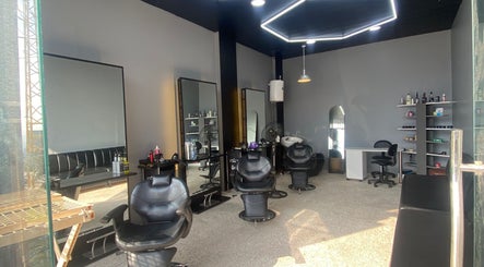 Salon ALaa Merhi image 3