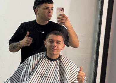 Un cliente satisfecho en Macellaro’s studio, Lomas Del Mirador, Provincia De Buenos Aires, AR.