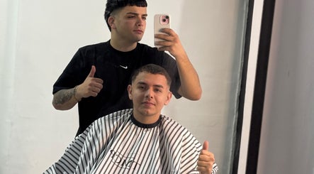 Un cliente satisfecho en Macellaro’s studio, Lomas Del Mirador, Provincia De Buenos Aires, AR.