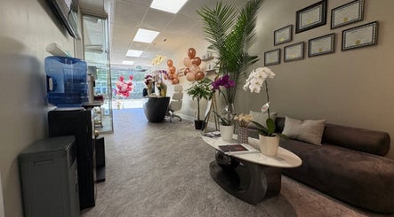 Lustrous aesthetic clinic image 3