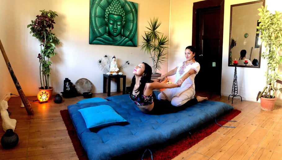 Eleda centro de masaje tailandes, terapias holisticas y belleza. image 1
