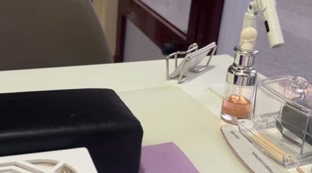 Estação de manicure moderna no Ms Nail Studio, Figueira Da Foz, Coimbra, PT.