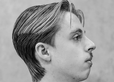Perfil masculino no João Junqueiro Men Studio em Ermesinde, Porto, PT.