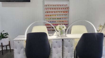 B & B Spa and Nails (Nails By Bella) – kuva 3