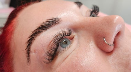 Flutters Lash Studio image 2