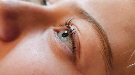 Flutters Lash Studio image 3