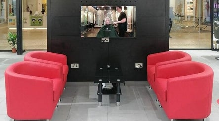 Dear Barber Salon - Circle Mall billede 3