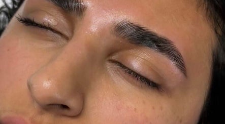 Summerlashesandbrows image 3