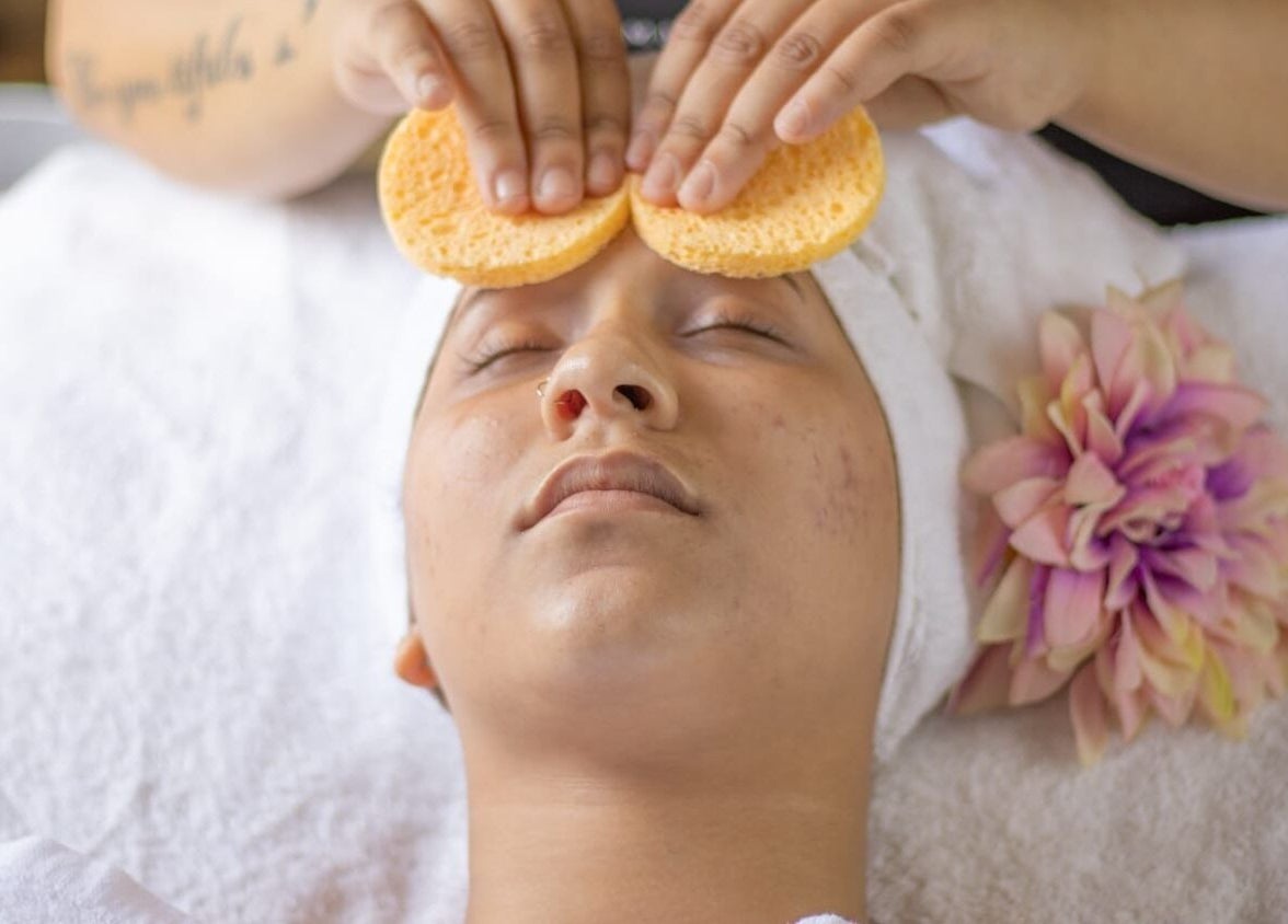 Relaxing facial treatment at Tashreeqah Verrie Massage Studio, Gqeberha, Eastern Cape, ZA.