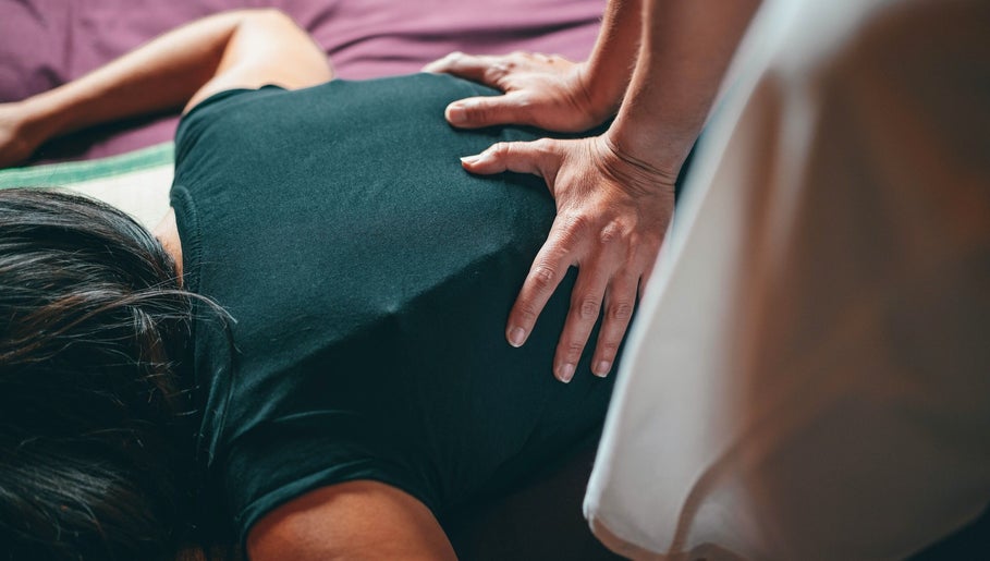 Image de Coralie Nicot • Praticienne en Shiatsu à Hyères • Certifiée SPS & Syndicare 1