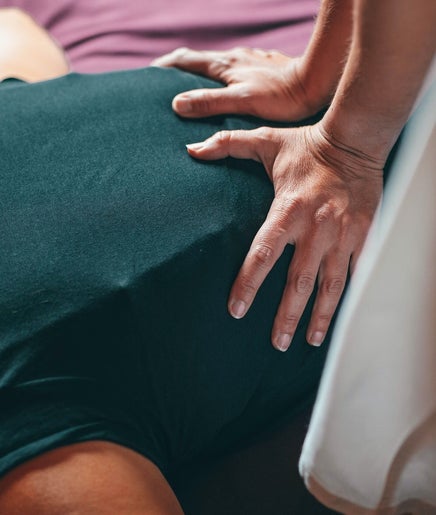 Image de Coralie Nicot • Praticienne en Shiatsu à Hyères • Certifiée SPS & Syndicare 2