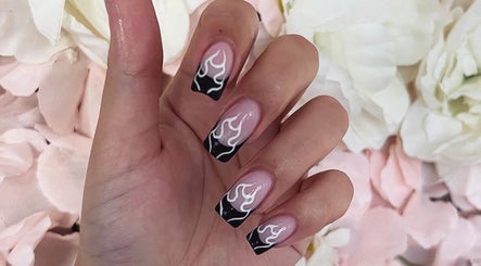 Diamond Beautician, bild 3