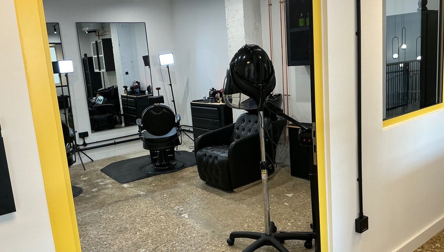 Interior view of Shanstyling salon with modern decor and chic furnishings in London, England, GB.