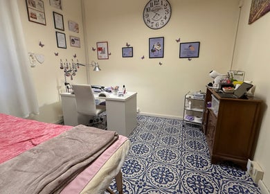 Interno accogliente del Beauty Lab di Chiara Nurra a Sassari, Sardegna, IT. Arredo elegante e rilassante.