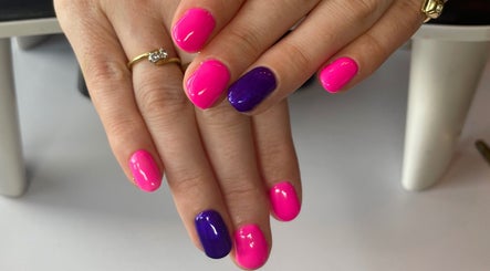 Nails by Delle