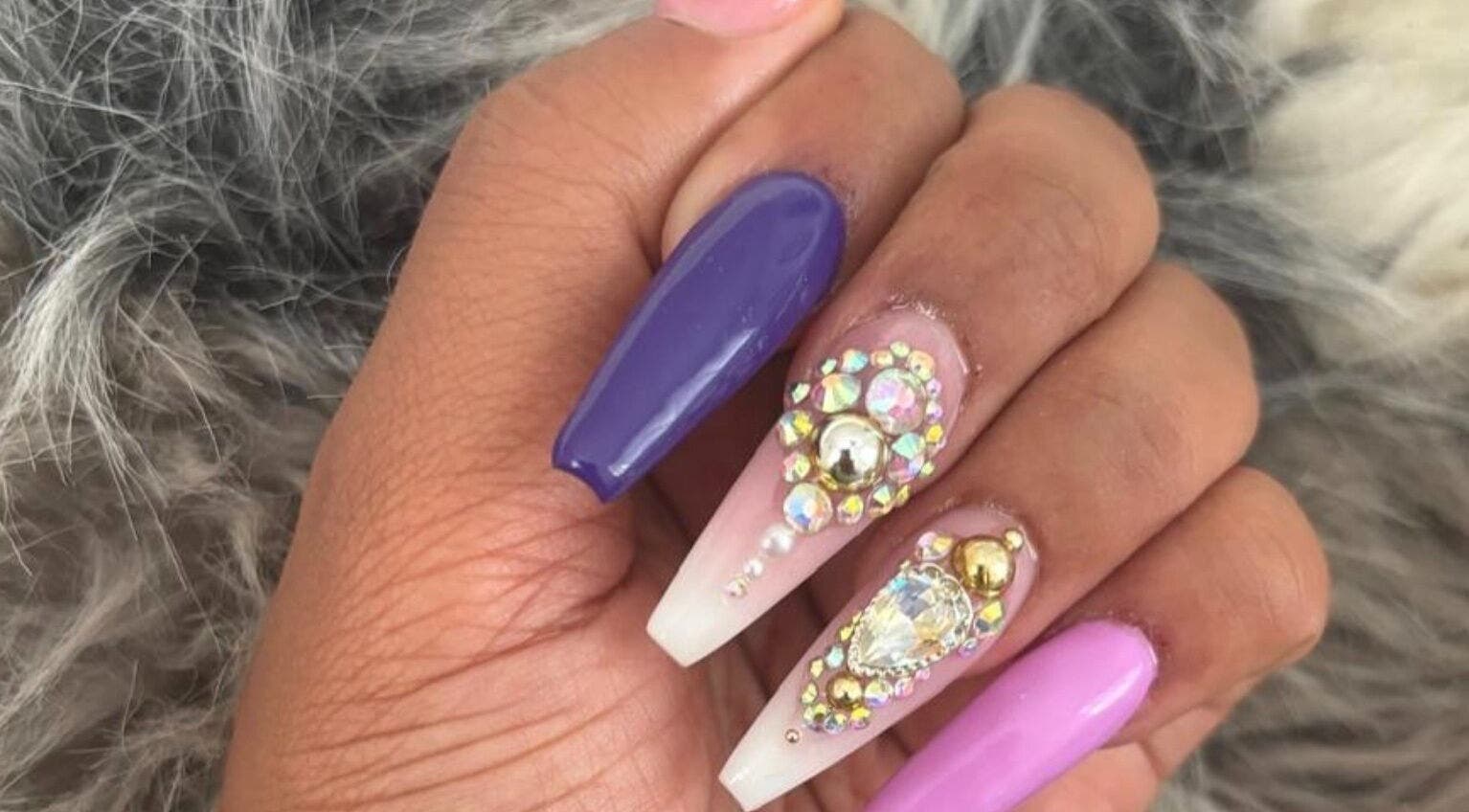 Nail art éclatant chez Lady Nailz, Les Abymes, Grande-terre, GP.