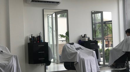 Jeeko Barber image 2