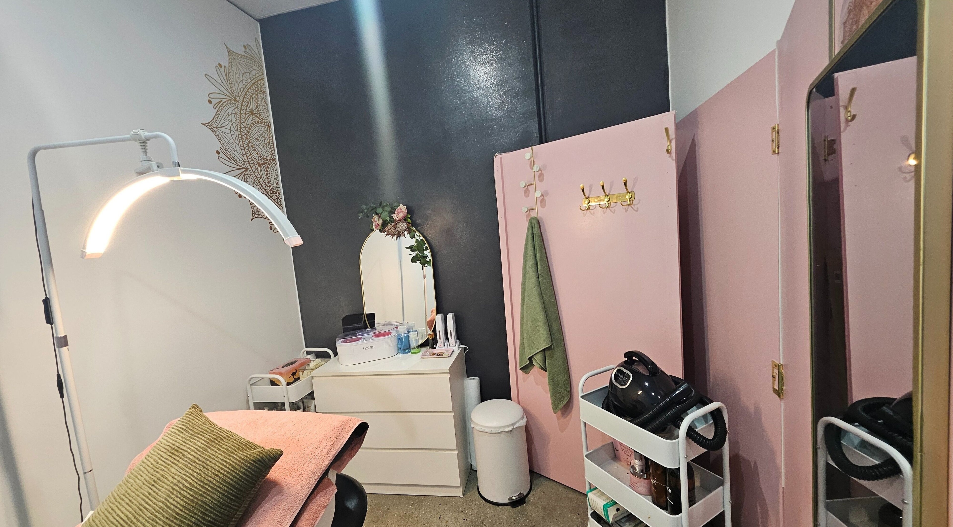 Cozy treatment room at Laura May's Beauty in Joondalup, Western Australia, AU with a serene, elegant decor.