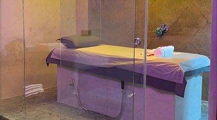 Lotus Luxurious Spa Gandhinagar image 2
