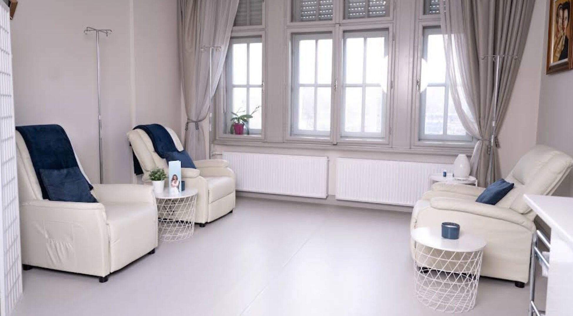 Pihentető kezelőszoba az INFUBAR Aesthetics & Healthcare centerben, Budapest, Magyar, HU.