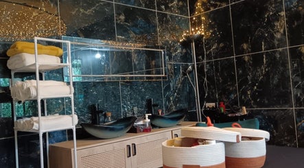 Blue Lagoon Spa Room image 2