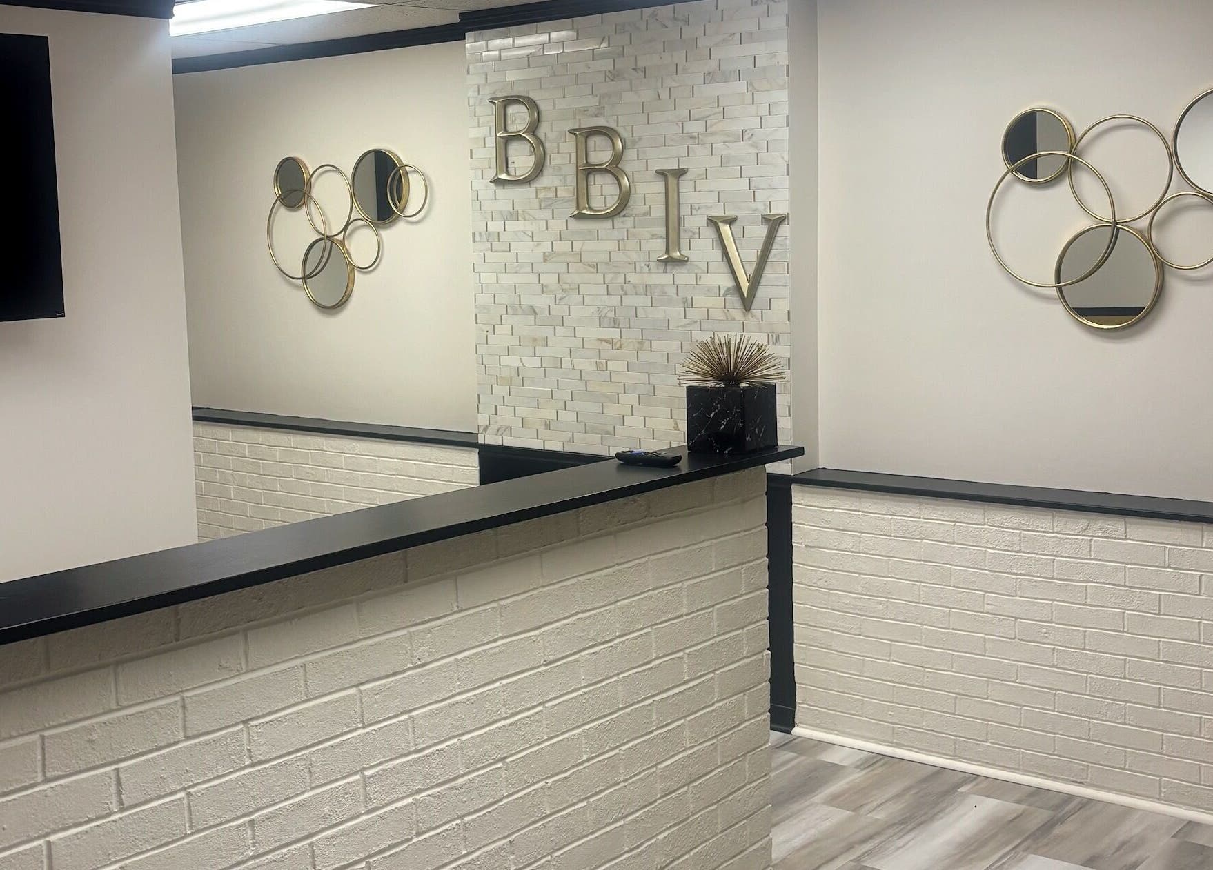 Elegant lobby design at Serenity’s Remedies in Toledo, Ohio, US featuring modern art and sleek decor.