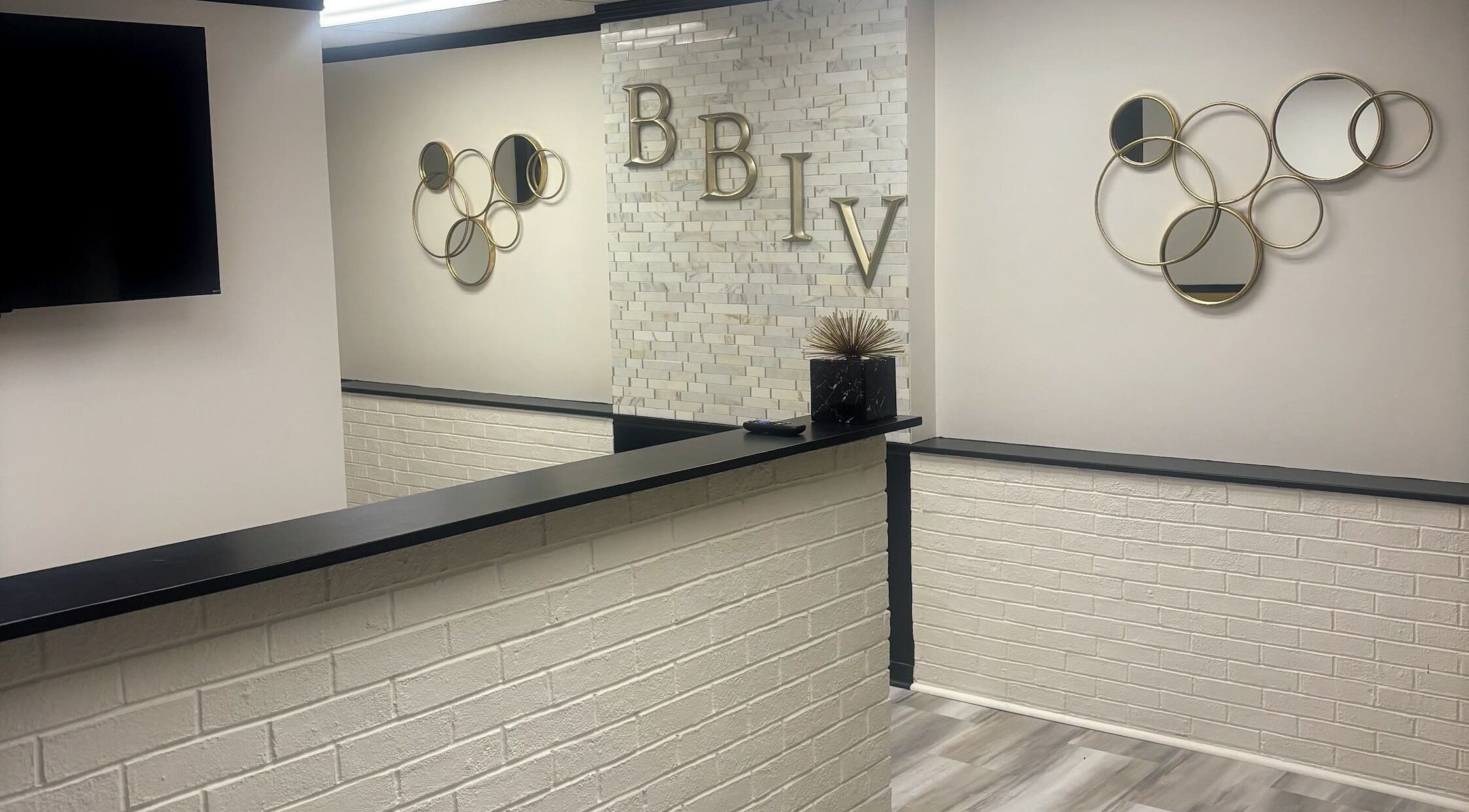 Elegant lobby design at Serenity’s Remedies in Toledo, Ohio, US featuring modern art and sleek decor.