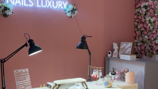 Nails Luxury