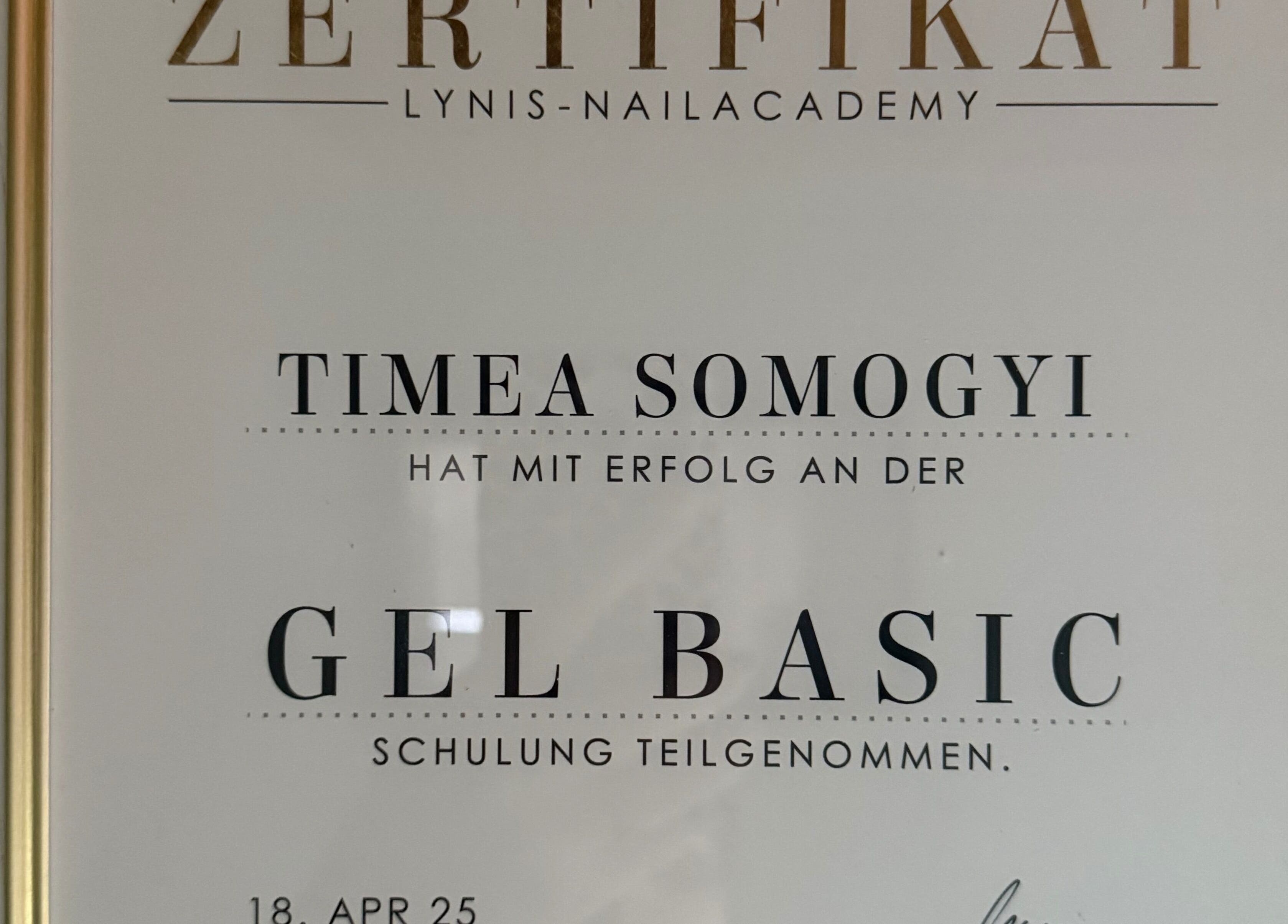 Certificate at Luna Nail Studio in Peiting, Bayern, DE, showcasing gel basic nail expertise.