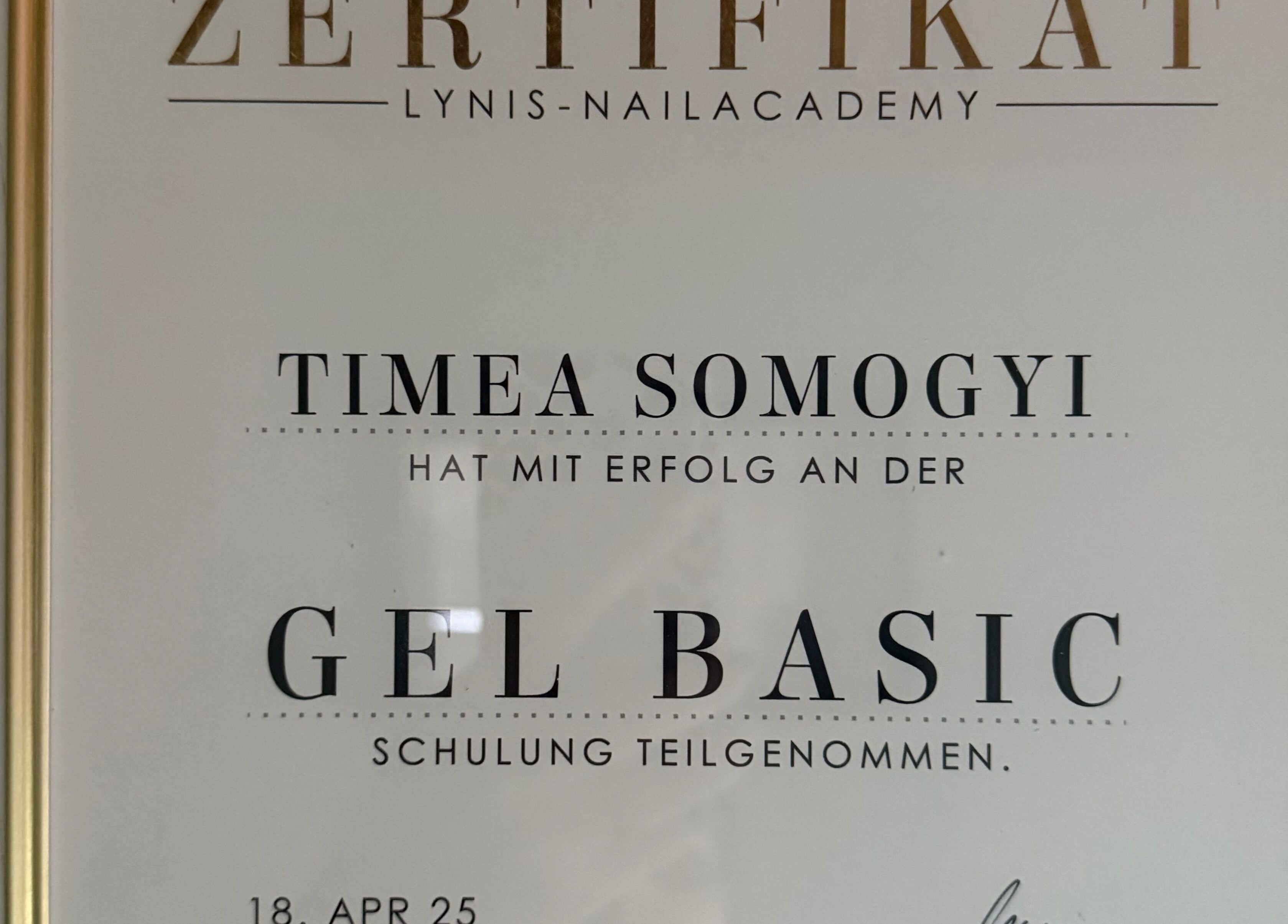 Certificate at Luna Nail Studio in Peiting, Bayern, DE, showcasing gel basic nail expertise.