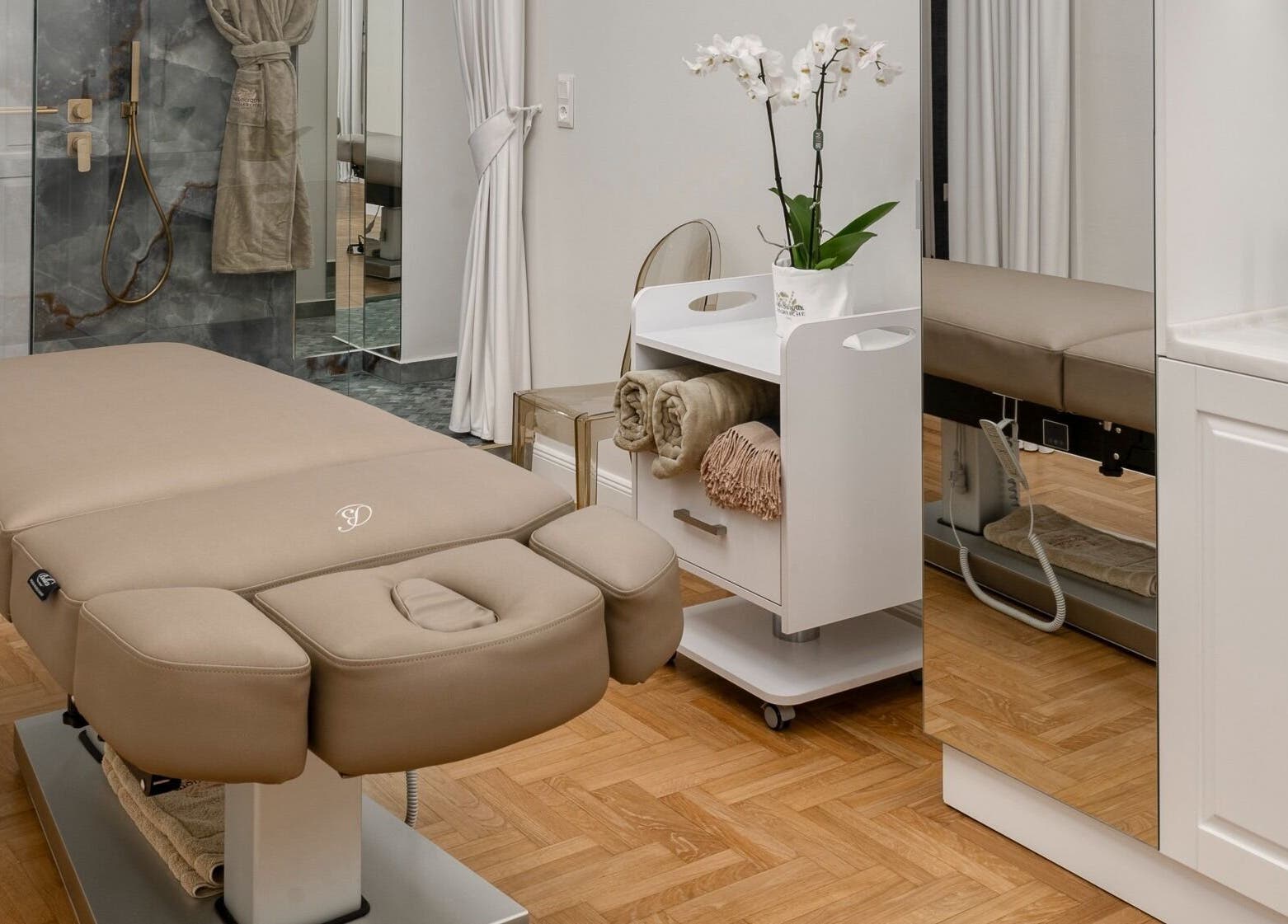 Χαλαρωτικός χώρος θεραπείας στο L'Azure- Biologique Recherche Expert Center, Γλυφάδα, GR.