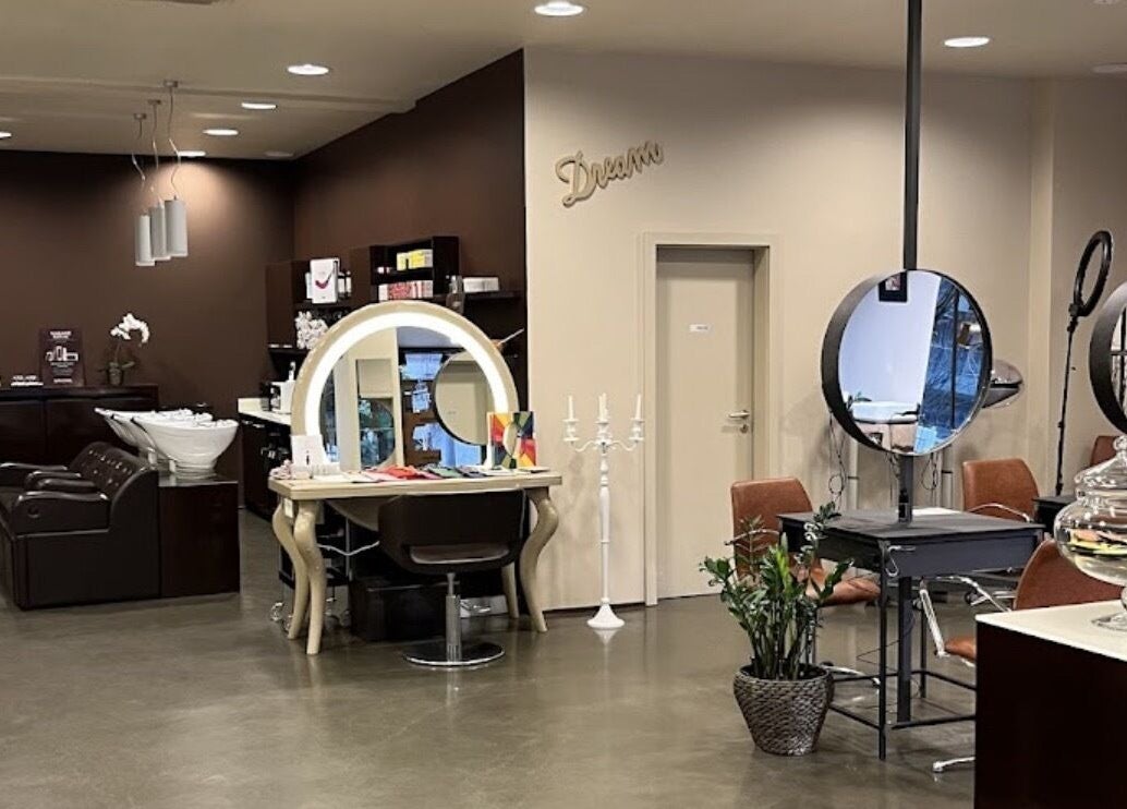 Interior of Bianca Beauty Artist in Lugano, Ticino, CH showcasing stylish salon with modern decor.