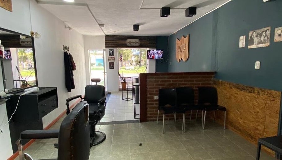 907 Barber image 1