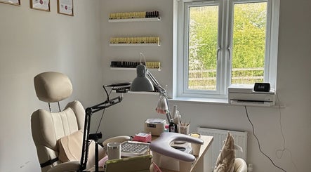Nail Studio 9 image 2