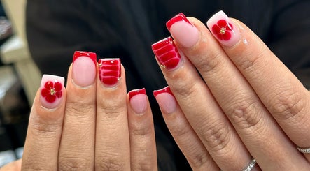 Onn Nails, bilde 2