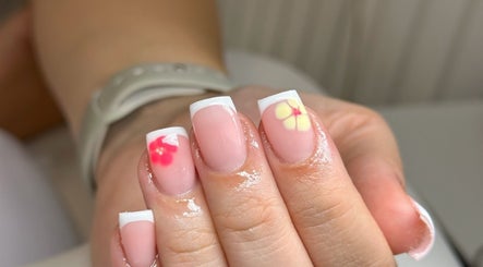 Onn Nails, bilde 3