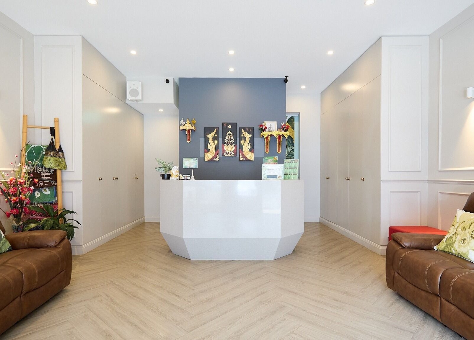 Elegant reception area of Bodeze Traditional Thai massage in Crows Nest, New South Wales, AU.